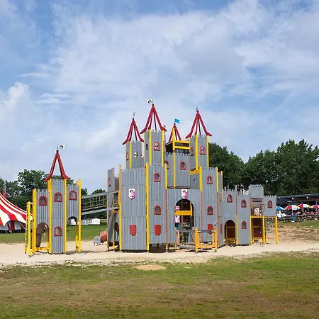 Aldeamento Turístico Oostappen Vakantiepark De Berckt Bv 3*